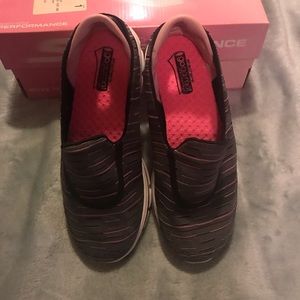 Skechers Go Walk Breast Cancer Awareness